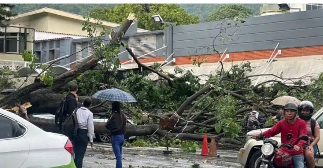 Fuertes lluvias causan estragos en Caracas: calles inundadas (+ Videos)