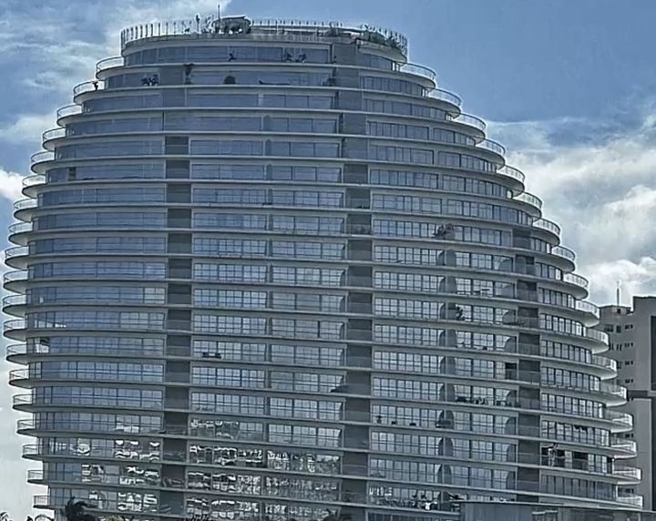 El antes y después del huracán Otis en Acapulco: hoteles de lujo devastados