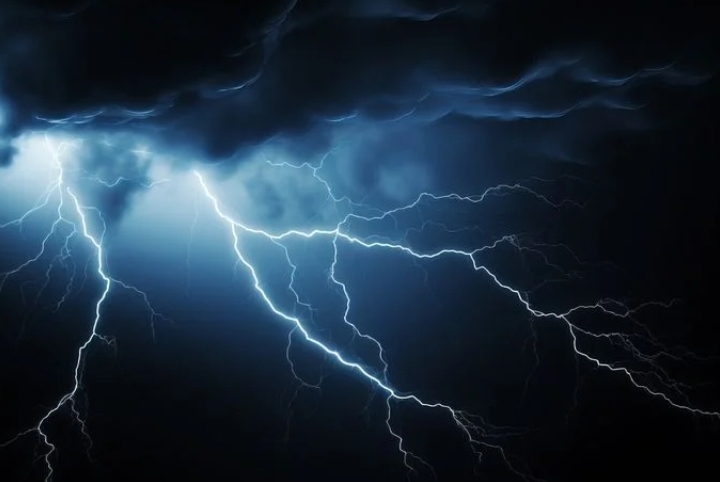 Con derecho a tormentas eléctricas y más: baja segregada se acerca a Chile