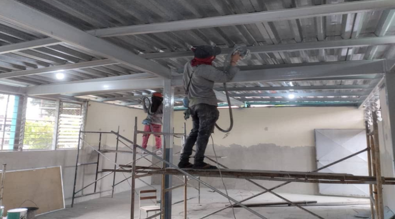 Vicepresidenta Rodríguez supervisa rehabilitación de la U.E.N.B Amalia Pellín