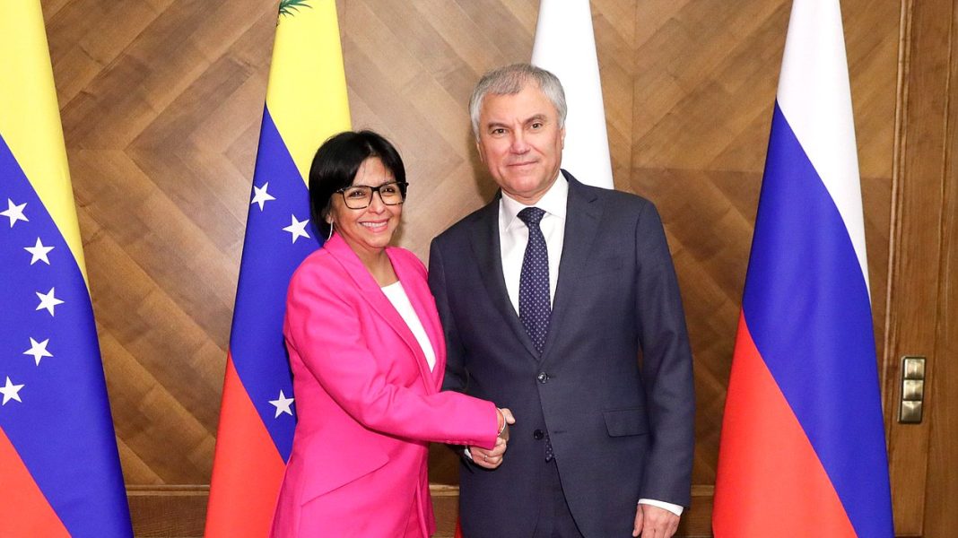 Vicepresidenta se reunió con Presidente de la Asamblea Federal de Rusia