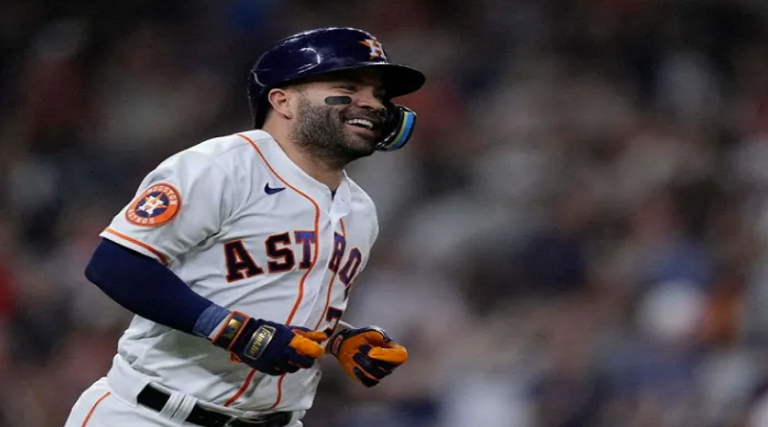 José Altuve se luce con un jonrón en Houston
