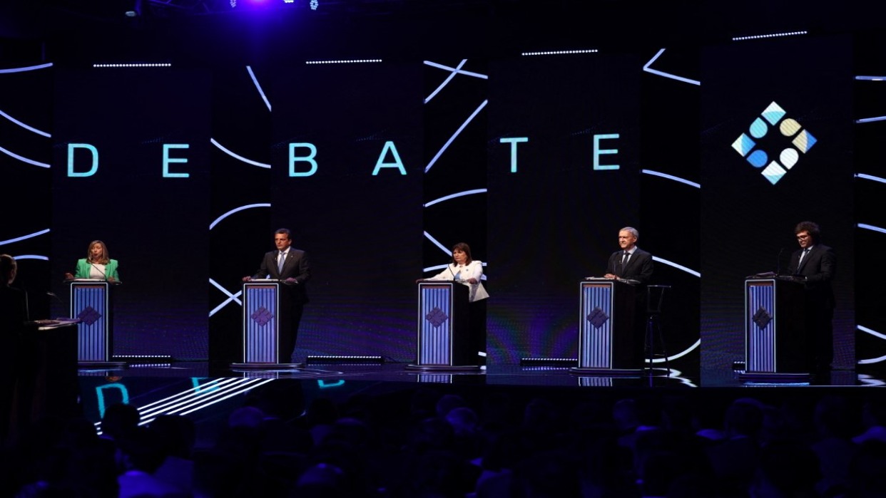 Candidatos presidenciales de Argentina se enfrentan en el segundo debate electoral