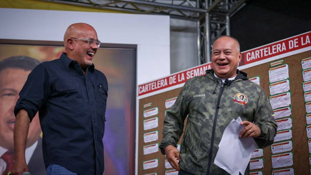 Diosdado Cabello: Estados Unidos utiliza las Embajadas para trabajar a la gente