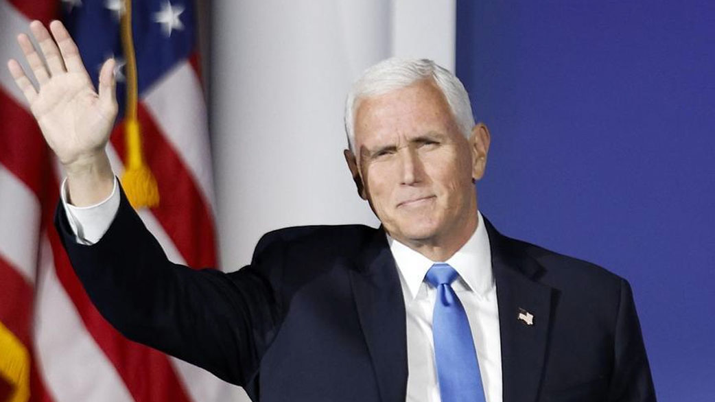 Mike Pence baja su candidatura a la presidencia de EEUU