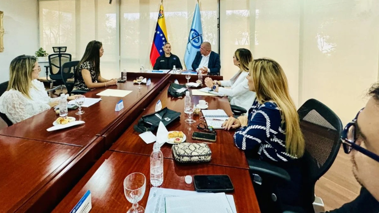 MP firmó acuerdo para garantizar servicios de salud a venezolanos con su póliza de seguro solvente