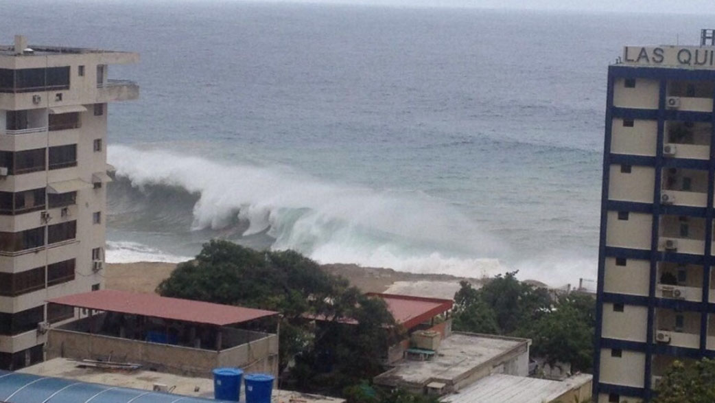 Solo daños materiales dejó mar de fondo en La Guaira