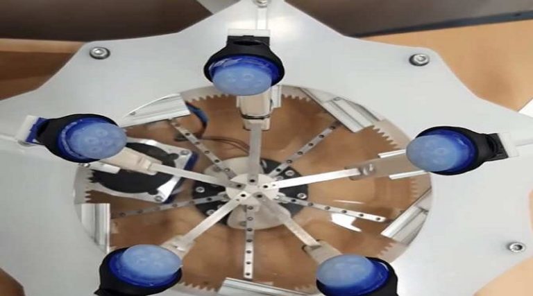 Científicos diseñan robot para detectar cáncer de mama