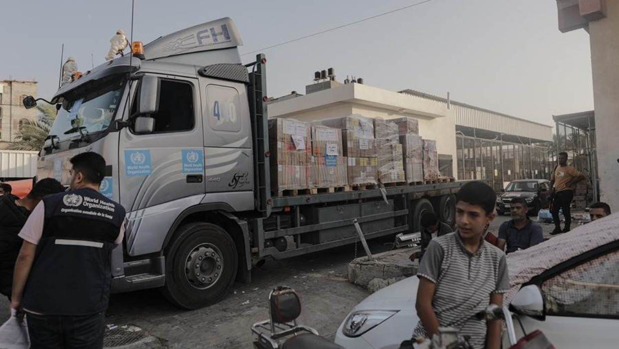 Un convoy de doce camiones entra en Gaza con ayuda de emergencia pero sin combustible