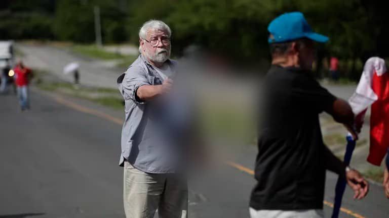 Hombre de 77 años mató a dos protestantes de Panamá (+ Video)