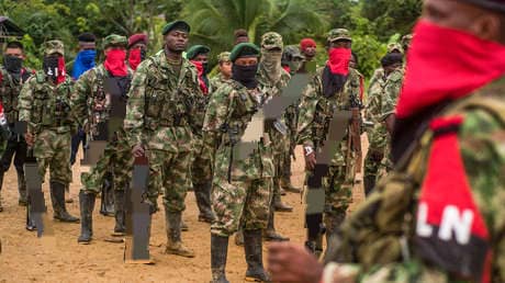 Polémica en Colombia por una pregunta clave en el proceso de paz con el ELN: «¿De qué van a vivir?»