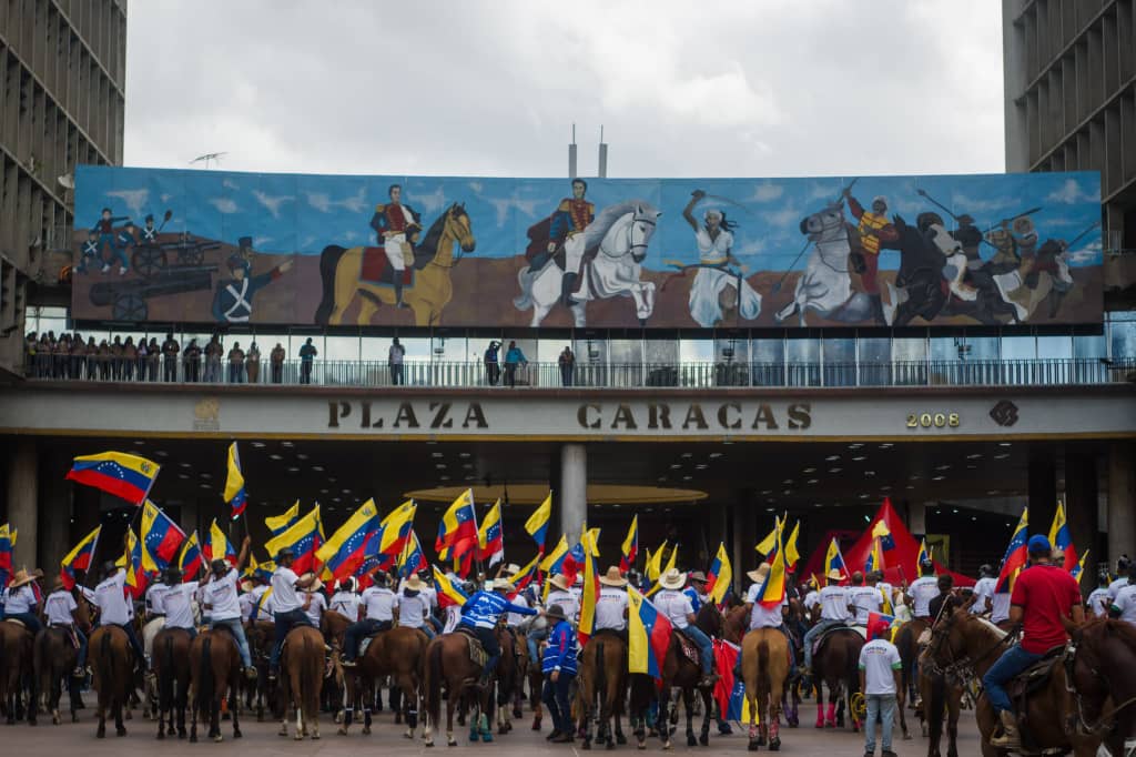+ de 400 caballos se hicieron presentes en gran cabalgata hasta el CNE por la defensa del Esequibo (+ Video)