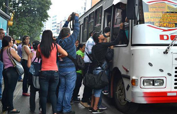Transportistas piden revisar y ajustar las tarifas de pasajes extraurbanos