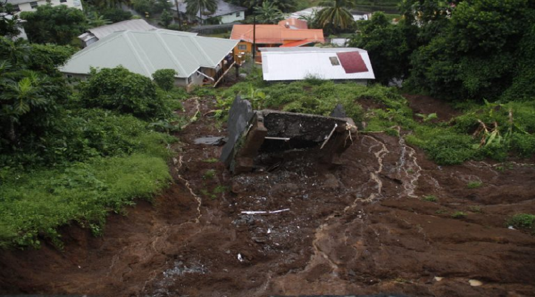Lluvias provocan deslizamientos de tierra en San Vicente y las Granadinas