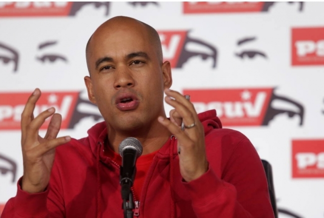 Héctor Rodríguez acusa a Juan Guaidó de entregar el Esequibo: «Fue su embajadora la que planteó entregar nuestra Guayana Esequibo»