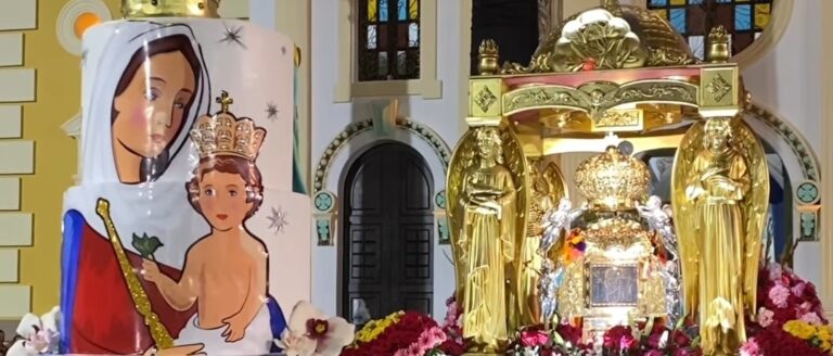 Con serenata y un gran pastel fieles honraron a la virgen de la Chiquinquirá en sus 314 años