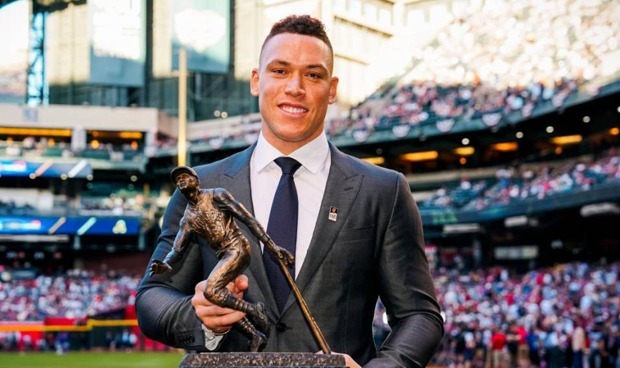 Entregaron el premio «Roberto Clemente» al pelotero Aaron Judge por su labor social
