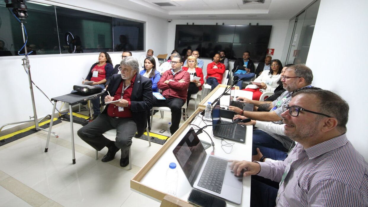 CNE realiza auditoría del software a las máquinas de votación para el referéndum consultivo del 3 de diciembre