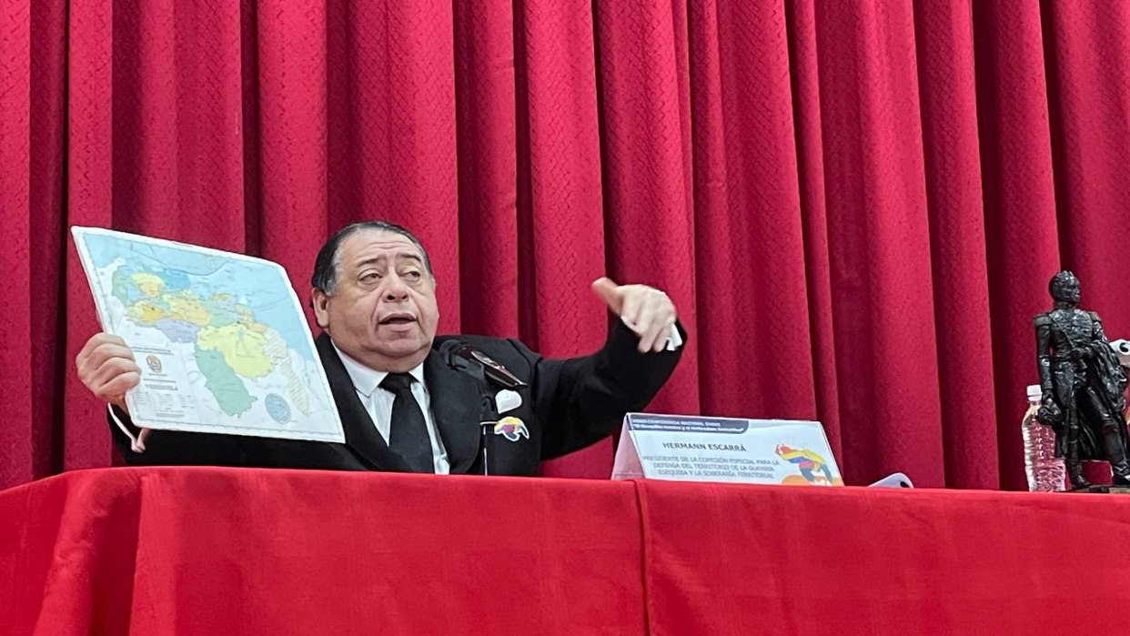 Diputado Hermann Escarrá: CIJ sale de su jurisdicción al pretender decidir sobre el referendo