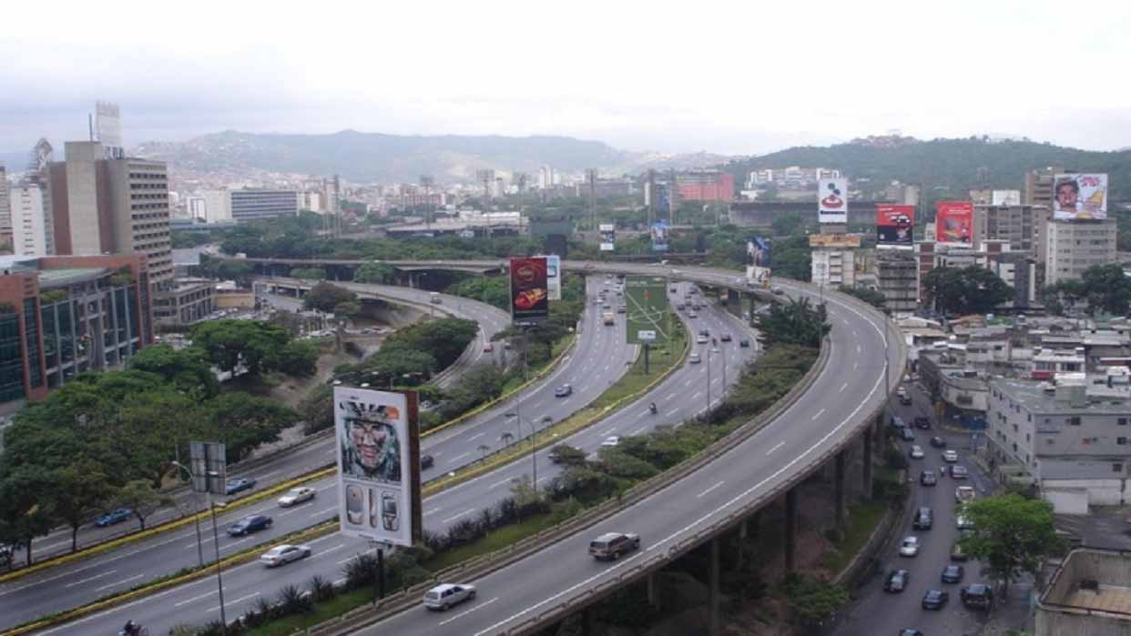 Este jueves cerrarán parcialmente la autopista Gran Cacique Guaicaipuro en Caracas