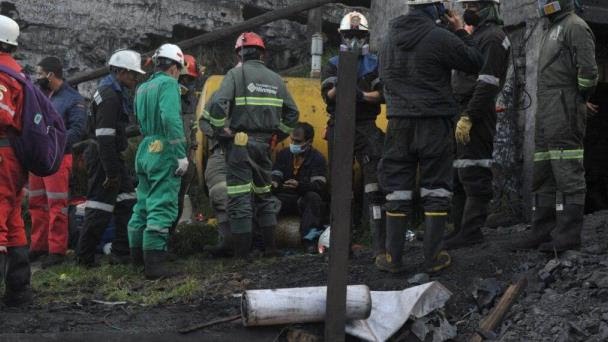 Al menos cinco personas atrapadas tras explosión en mina de carbón en Colombia