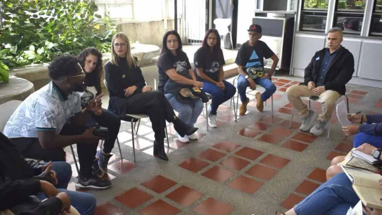 Fiscal Tarek William Saab se reunió con la familia de Canserbero