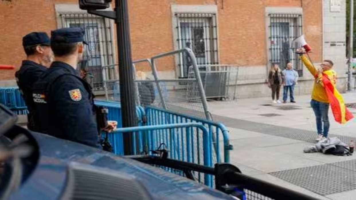 Más de 1.600 agentes para la seguridad en la investidura de Pedro Sánchez en España