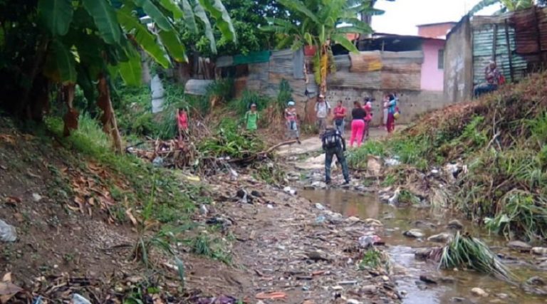 Atienden a familias afectadas por lluvias en Paz Castillo