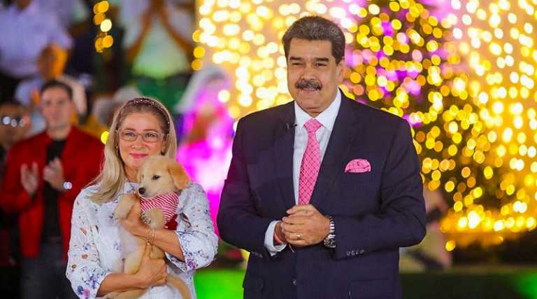 Presidente Maduro da la bienvenida a la navidad desde el Palacio de Miraflores