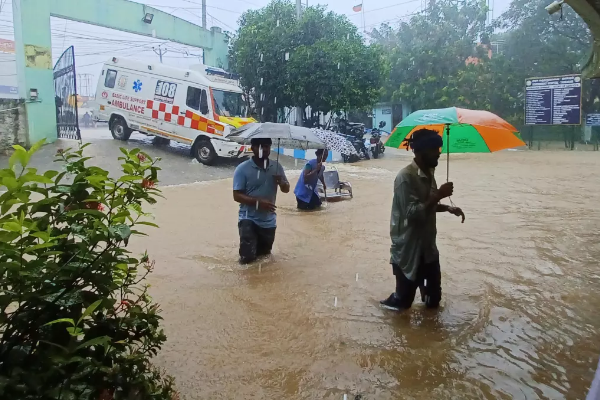 Fuertes lluvias y vientos azotan sur y este de la India