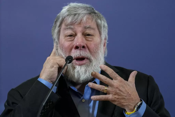 Steve Wozniak, cofundador de Apple, recibirá el pasaporte serbio