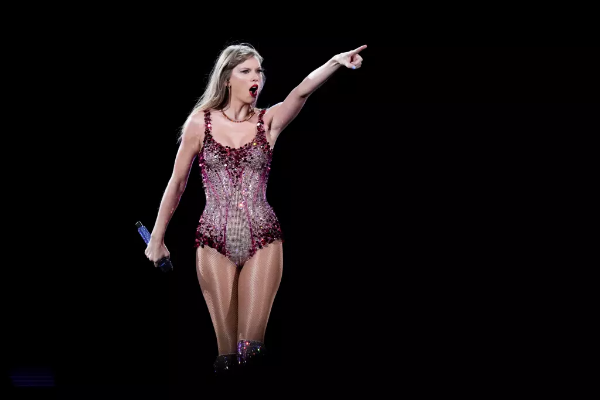 La gira Eras de Taylor Swift es la primera que recauda más de mil millones de dólares