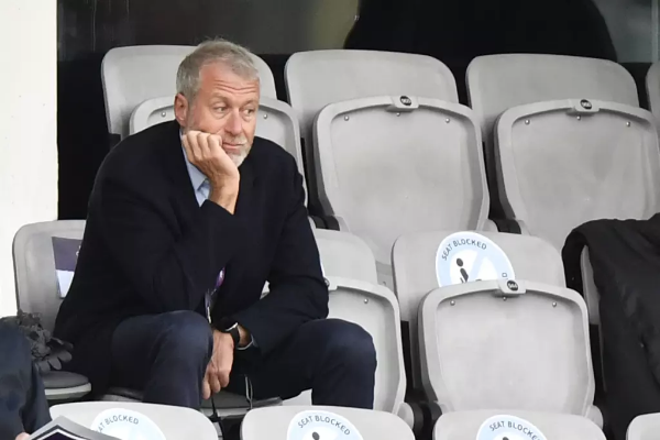 Exdueño de club Chelsea pierde demanda contra sanciones de la UE