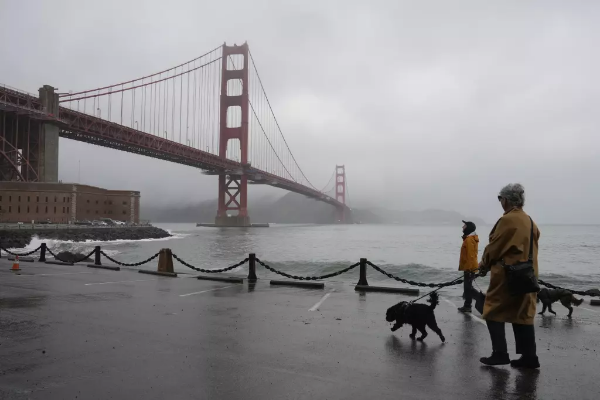 Advierten sobre inundaciones en California por lenta tormenta en el Pacífico