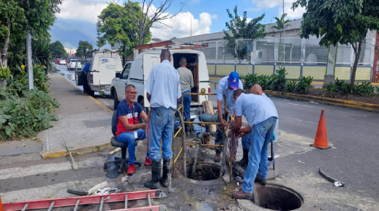 Hogares de El Paraíso reciben atención de cuadrillas de Cantv mediante 1×10