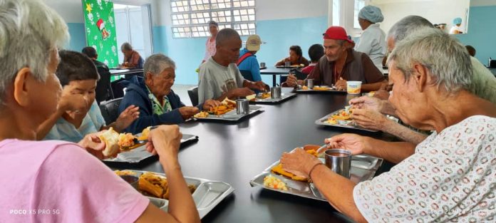 Entregan más de 250 platos navideños a pacientes oncológicos de Carabobo