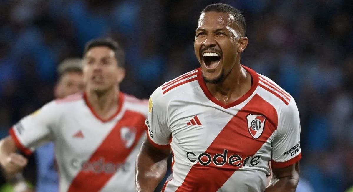 El futbolista venezolano Salomón Rondón impulsó el triunfo de River Plate