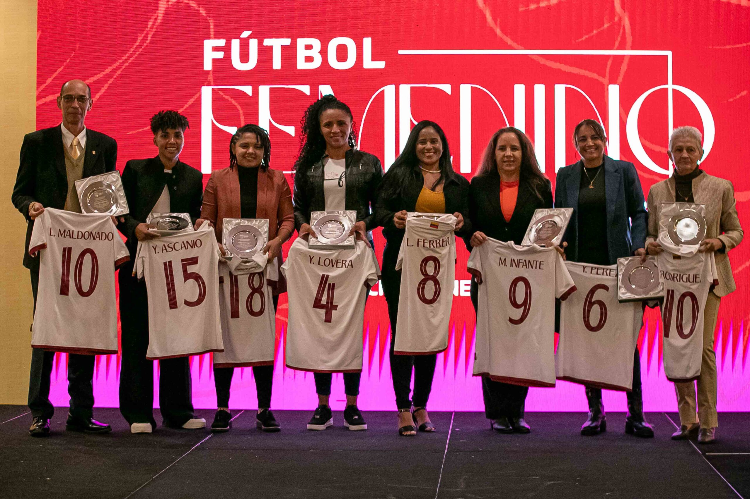La FVF homenajeó a referentes de la Vinotinto femenina en el conversatorio de “Historias que inspiran”