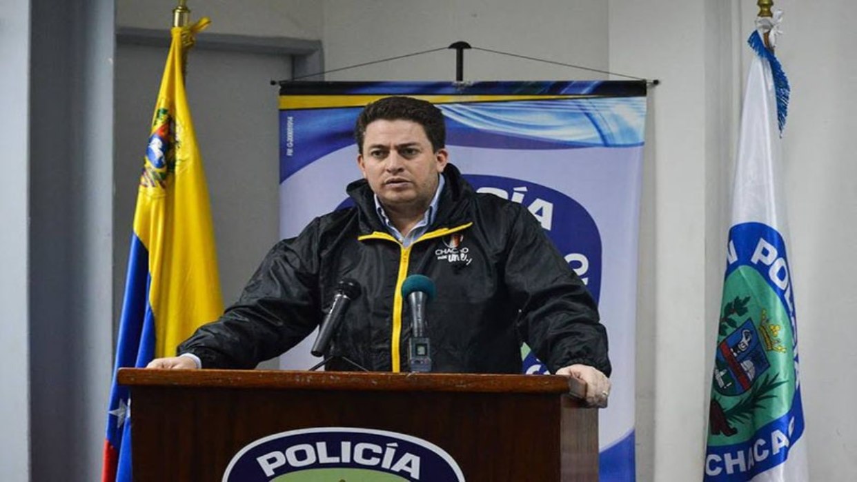 Decretan tres días de duelo tras la muerte de vecinos en el incendio en un edificio de Los Palos Grandes