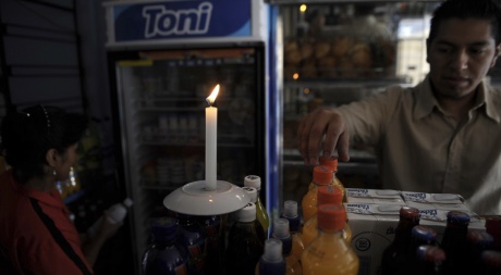 Suspenden los cortes de energía en Ecuador hasta el 1 de enero de 2024
