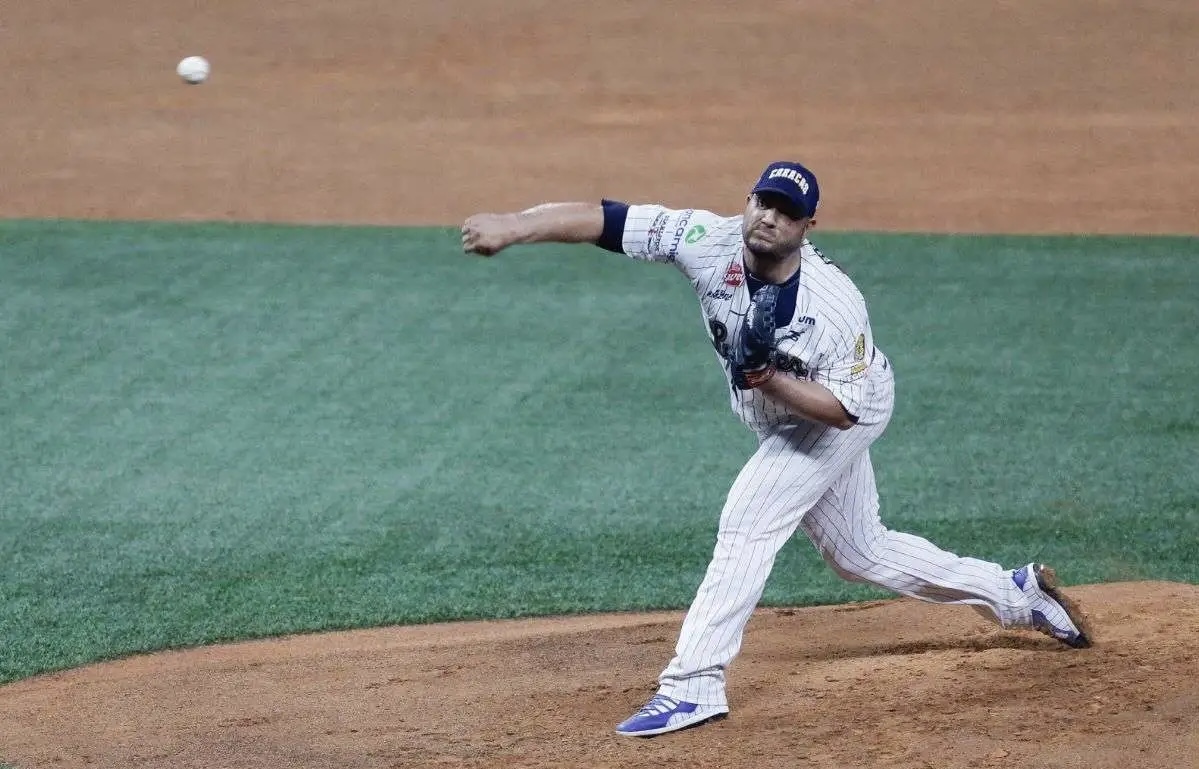 ¡Eternos rivales! Los Leones vencieron al Magallanes y sellaron su clasificación