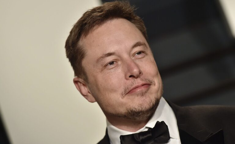 Musk recupera su puesto del hombre más rico con una fortuna de US$232.393 millones