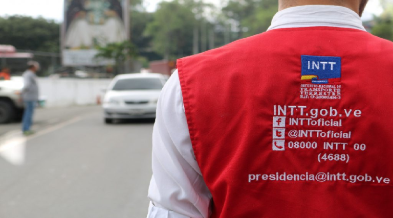 Recomendaciones del INTT para conducir en fiestas decembrinas