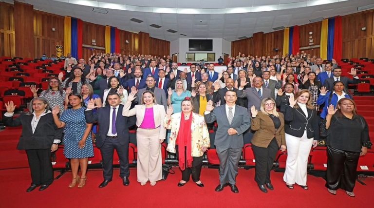 Juramentan nuevos jueces e inspectores en el TSJ