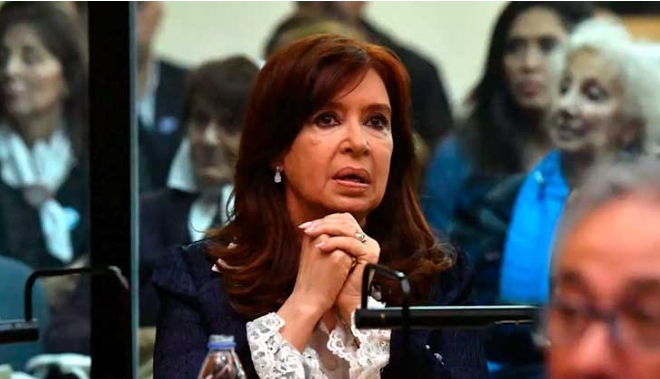 No me voy a ningún lado, aseguró vicepresidenta argentina