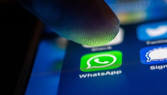 El Gobierno de Francia prohíbe a sus ministros el uso de WhatsApp y este es el motivo