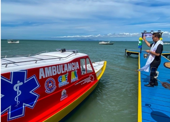 Morel Rodríguez entrega rehabilitación de muelle y lancha ambulancia a la isla de Coche