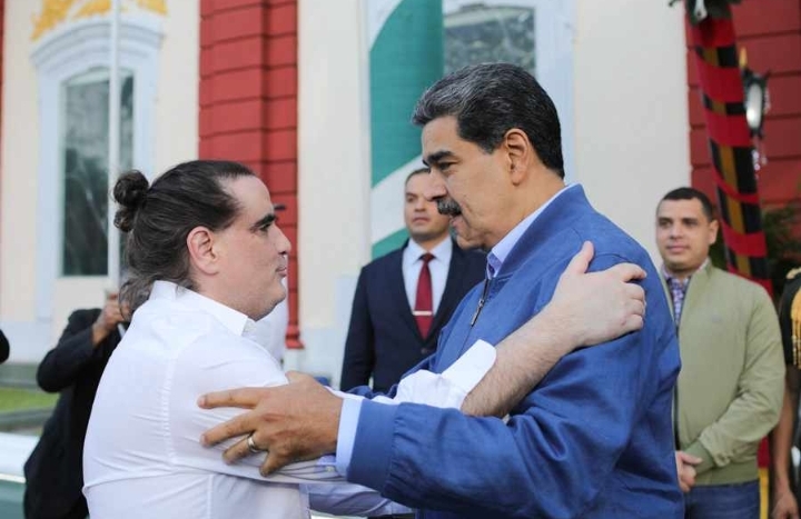 Presidente Maduro recibe al diplomático Alex Saab en Miraflores