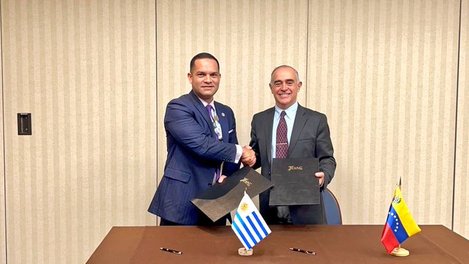 Inac firma acuerdos para vuelos a Uruguay y Costa Rica