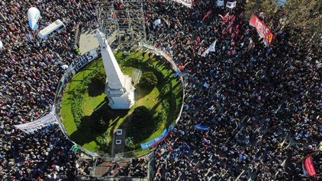 Argentina: Marcharán contra plan de ajustes del presidente Milei